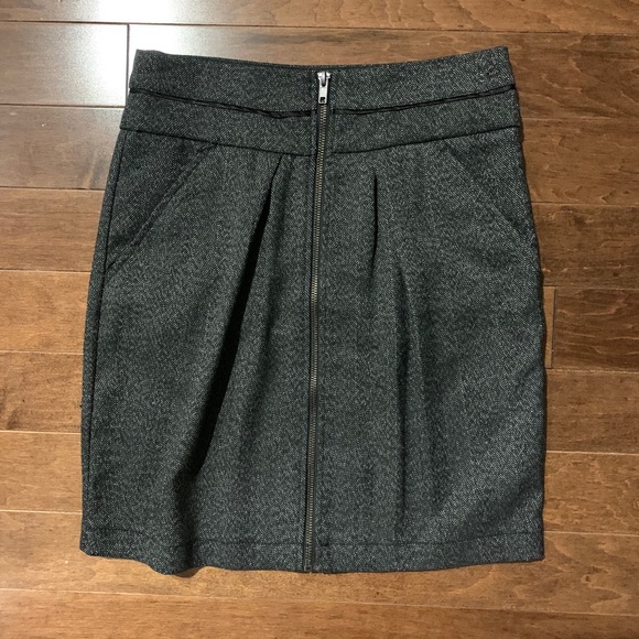 Women’s Skirt - Picture 5 of 6